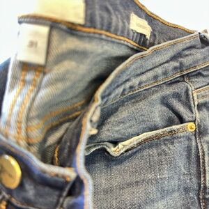 Frame Denim Light Blue Jeans with Gold Stitching